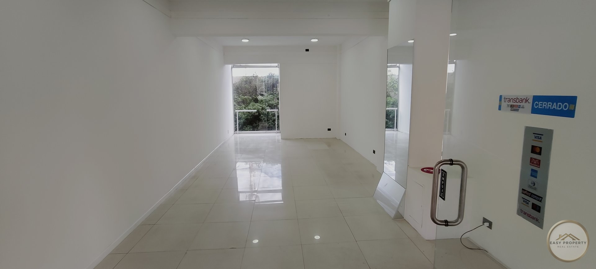 Locales comerciales en arriendo, desde las 19,89 UF , Portal Amunátegui ¡ Con mes de gracia ! — foto 2