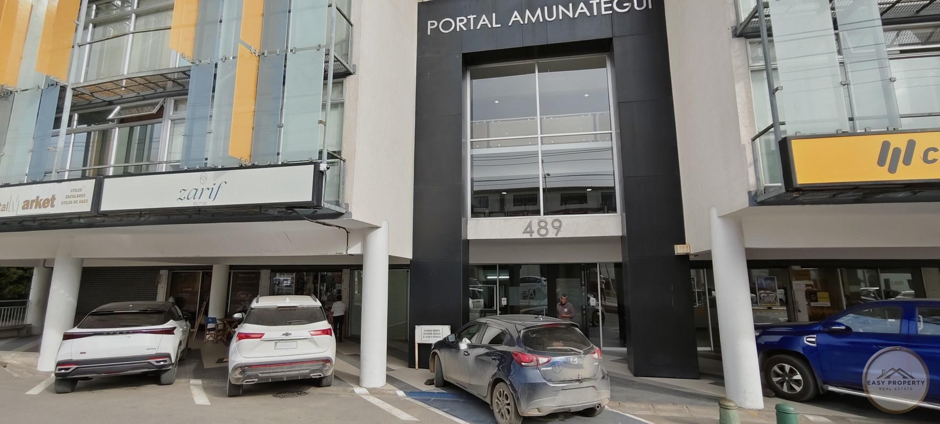 Locales comerciales en arriendo, desde las 19,89 UF , Portal Amunátegui ¡ Con mes de gracia !