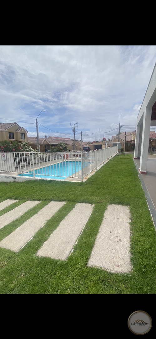 Amplia casa, Condominio sector Costa Laguna — foto 1